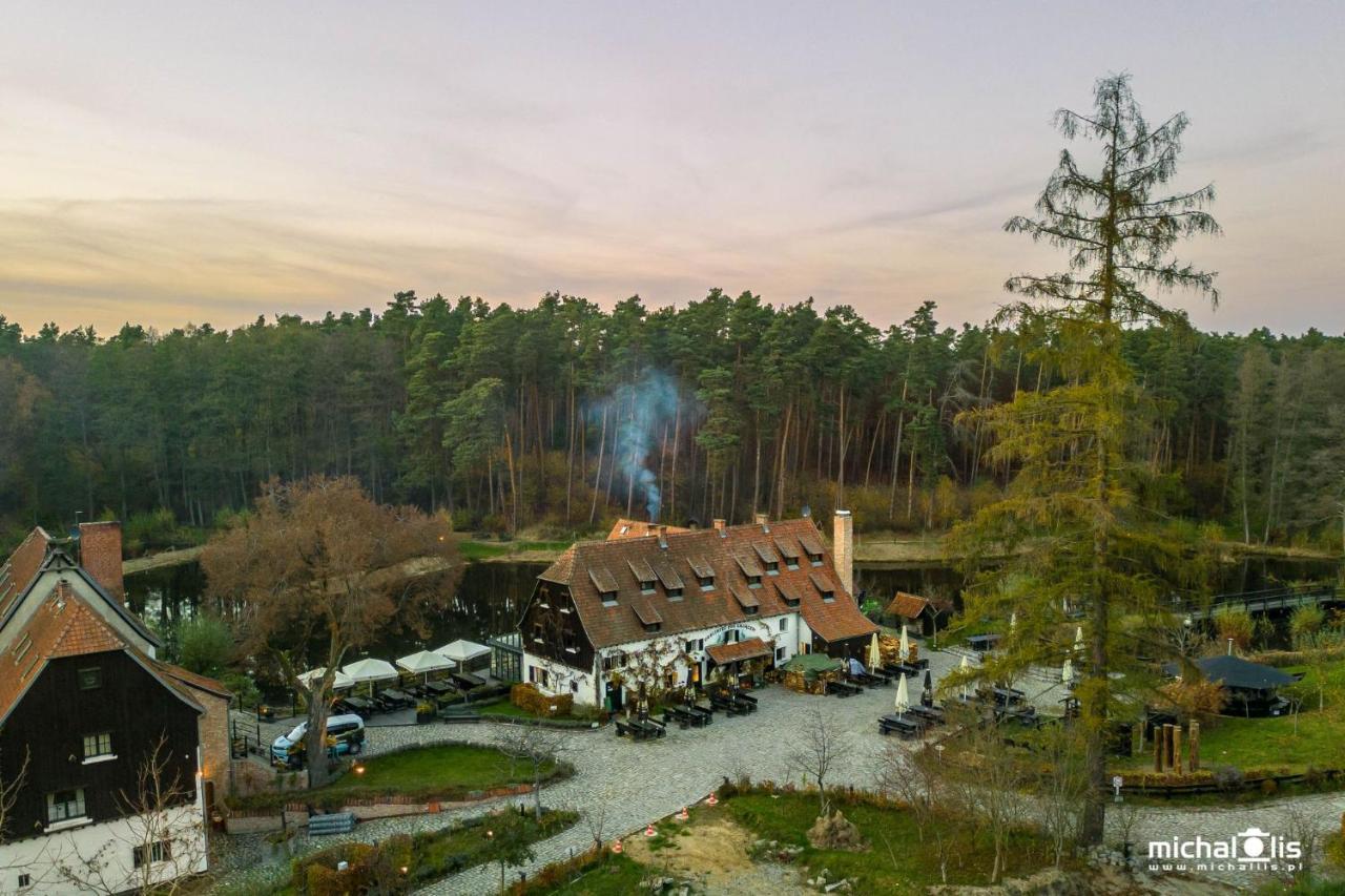 Gosciniec Pod Zajacem Bed & Breakfast Olesnica (Lower Silesia)